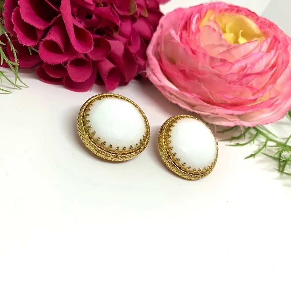VINTAGE⚜️ESTATE Milk Glass Faceted Crystal & Gold Filigree Clip Earrings